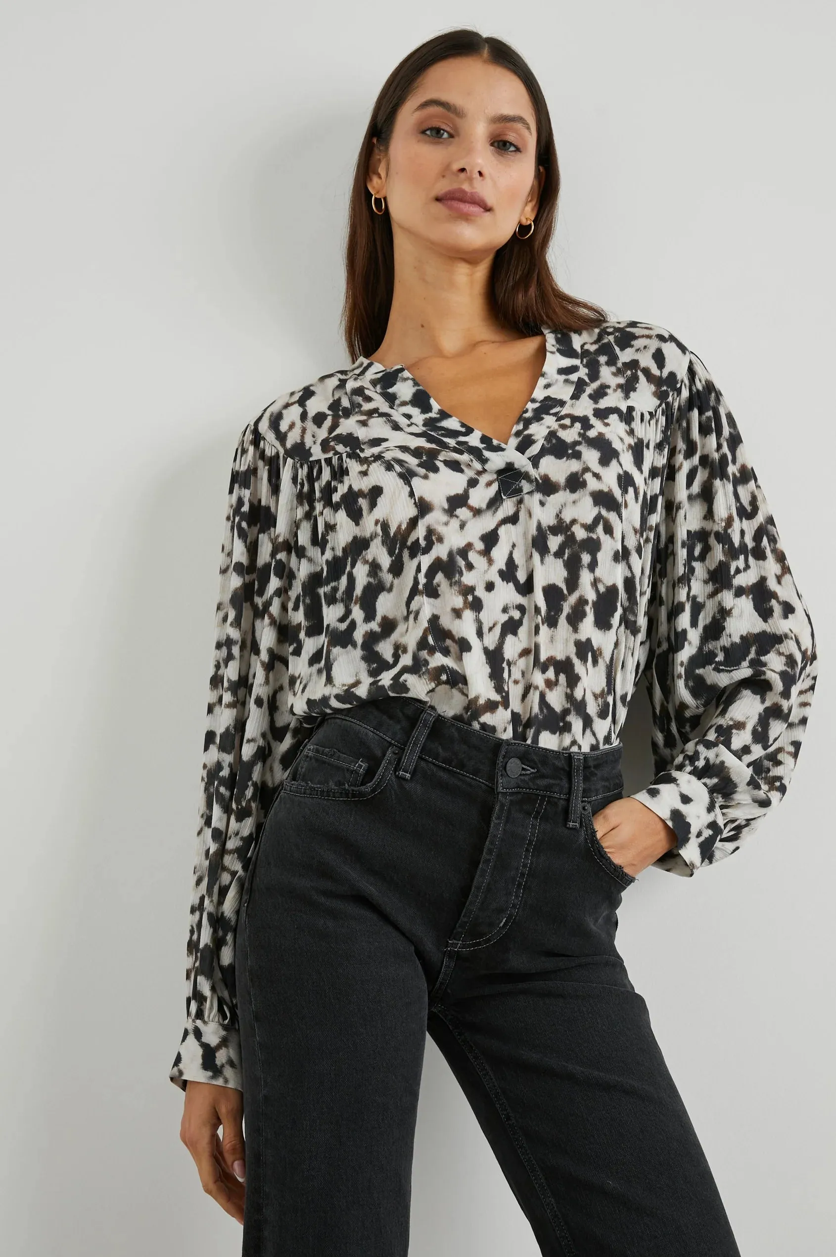 Fable Blurred Cheetah Shirt