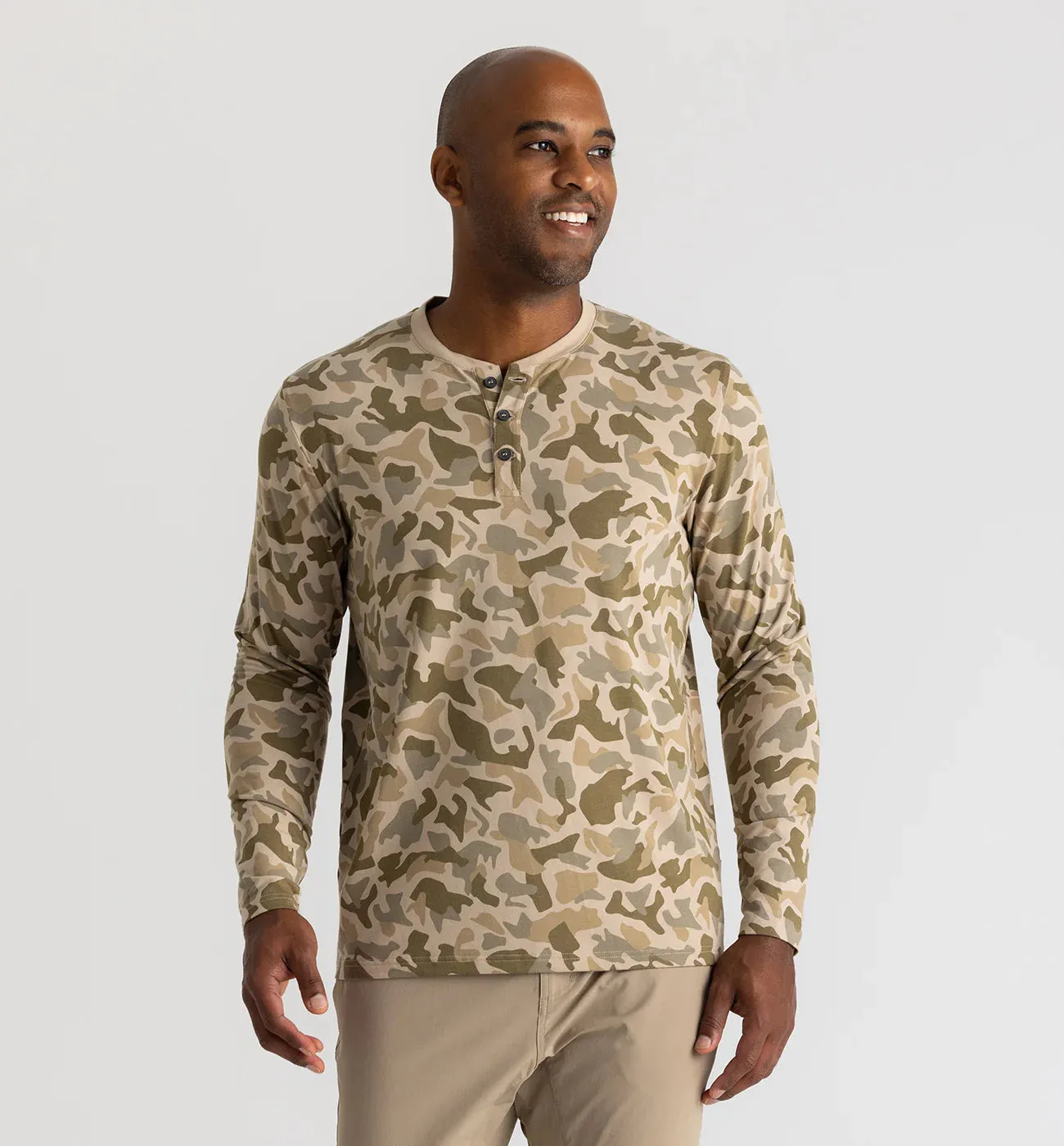 Free Fly Men's Bamboo Flex Long Sleeve Henley in Barrier Island Camo