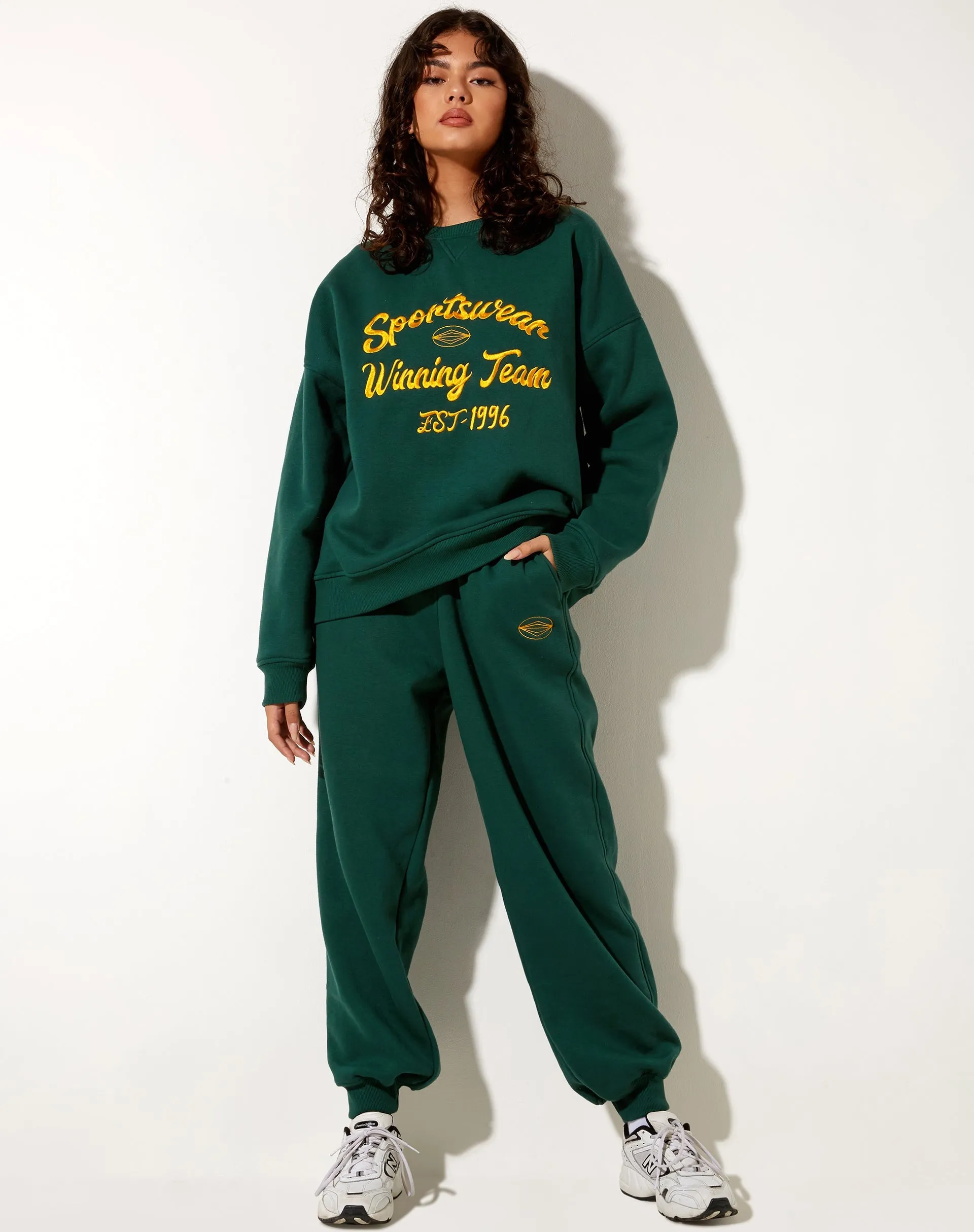 Glan Sweatshirt in Forest Green in Winning Team Mix Embro