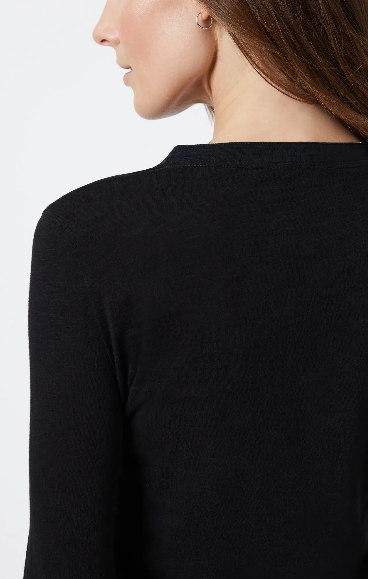 HENLEY T-SHIRT IN BLACK